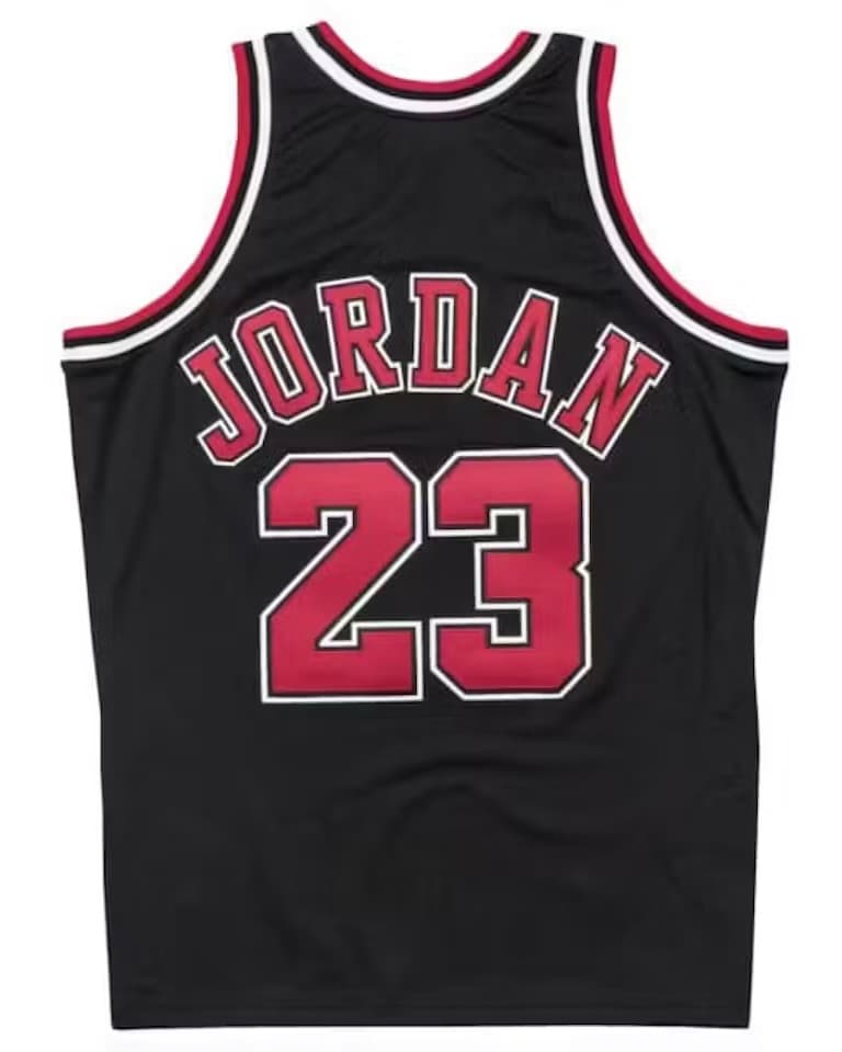 Mitchell & Ness Chicago Bulls Alternate 1997-98 Michael Jordan Jersey